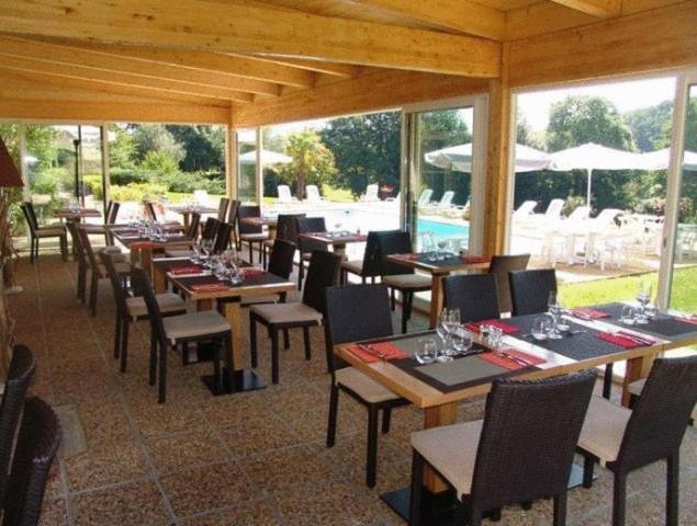 Brit Hotel Du Golf Le Lodge Salies-de-Béarn Kültér fotó