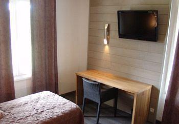 Brit Hotel Du Golf Le Lodge Salies-de-Béarn Kültér fotó