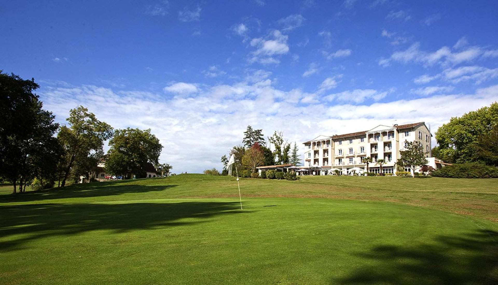 Brit Hotel Du Golf Le Lodge Salies-de-Béarn Kültér fotó