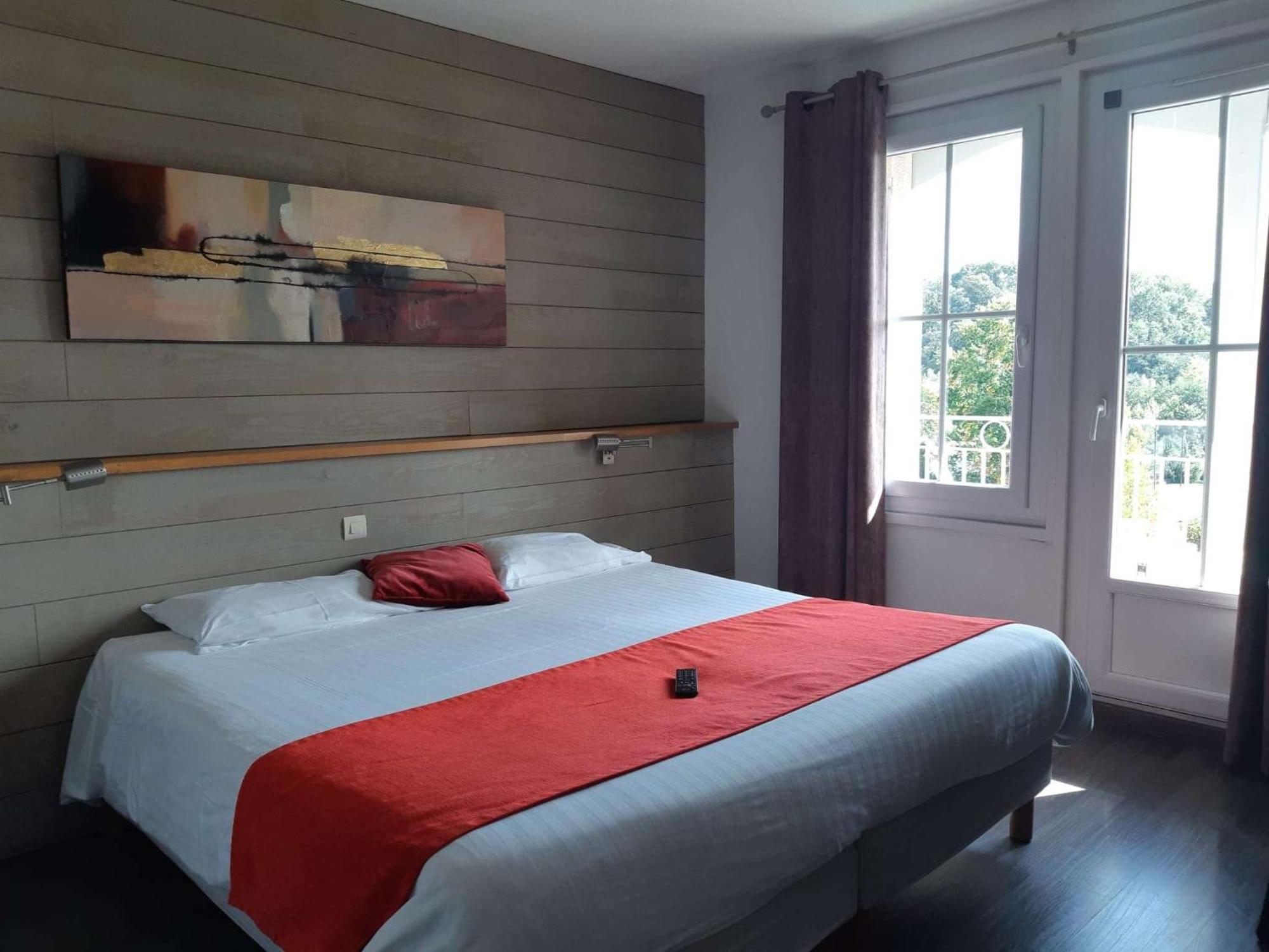 Brit Hotel Du Golf Le Lodge Salies-de-Béarn Kültér fotó